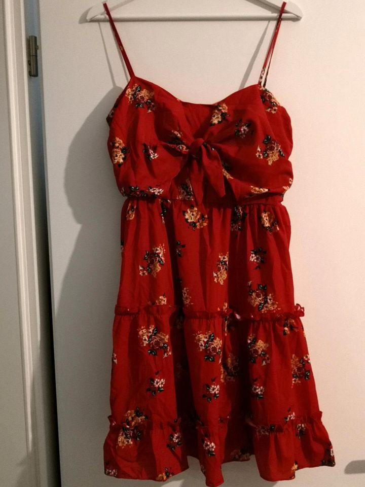 Sommerkleid ++ Größe XL ++ rot Blumenmuster in Bornheim