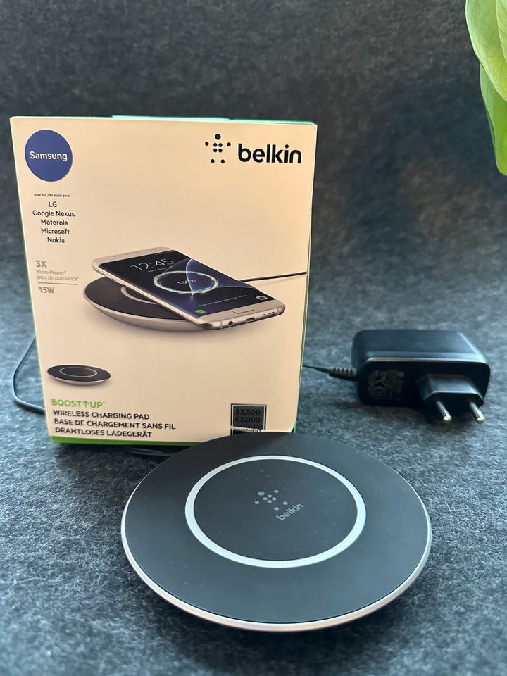 Belkin Boost Up Qi 15W Wireless Charging Pad mit OVP in Schierling