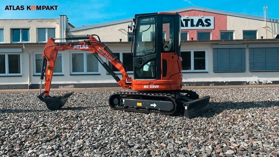 Atlas AC 25UF Minibagger mit kurzem Heck - Kompaktgerät für Garten- & Landschaftsbau Hof Bauarbeiten - Antrieb von YANMAR mit 14,6kW - Schaufelvolumen 0,08m3 - Grabtiefe bis 2,84m in Heemsen