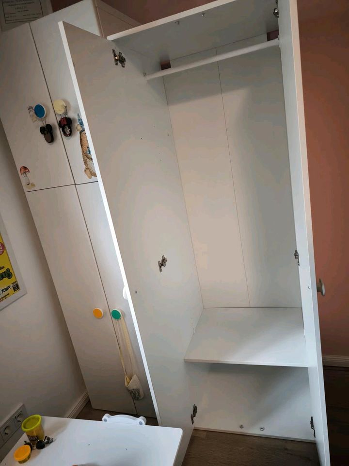 Ikea Godishus Kleiderschrank Kinderkleiderschrank Stuva in Stechow-Ferchesar