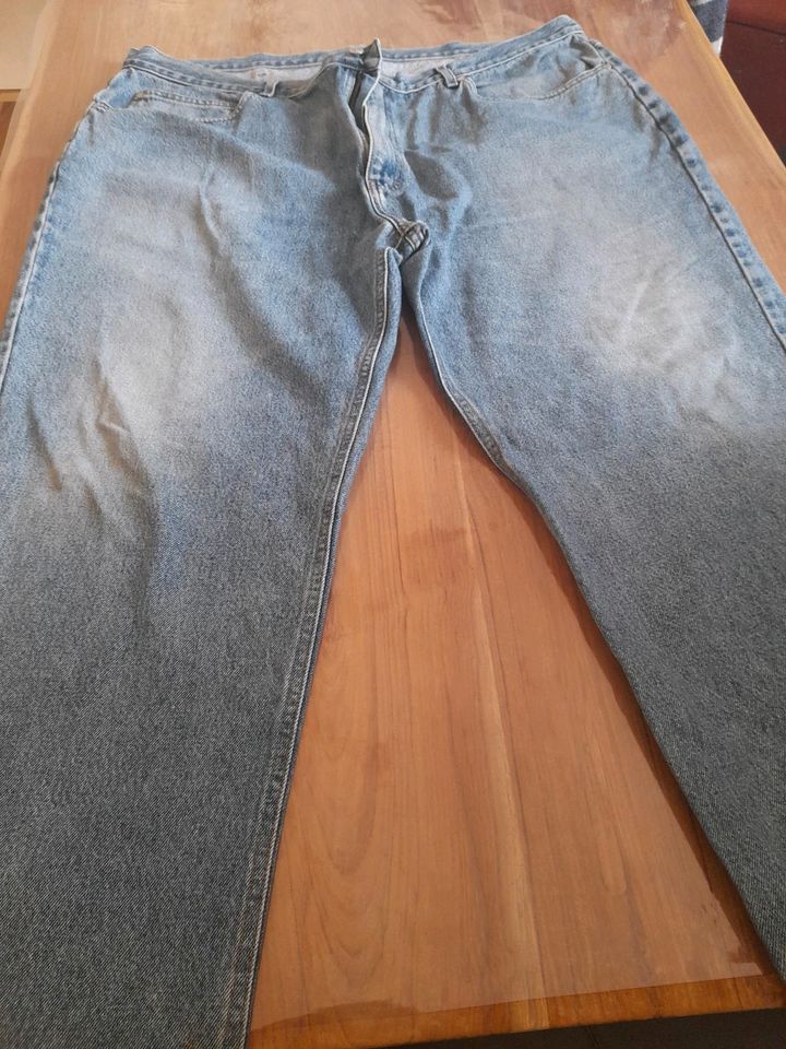 Herren Bekleidungspaket XXL 10 Teile Jeans Tshirts in Haverlah