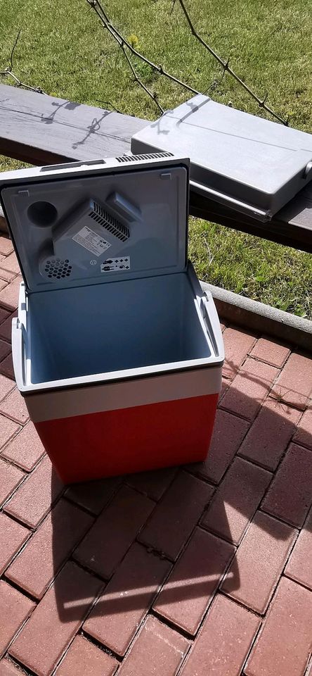 Autokühlbox elektrisch 30 L in Vilseck