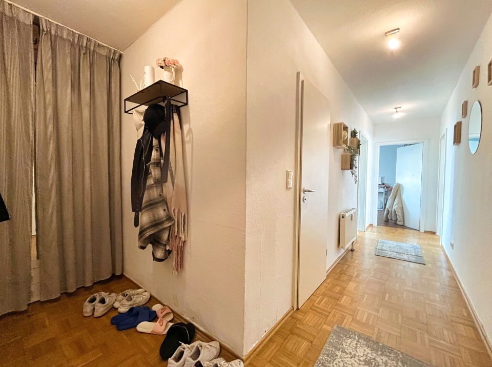 Zentral in Geestemünde: Schöne 3-Zimmer-Wohnung mit Balkon und Stäbchenparkett in Bremerhaven
