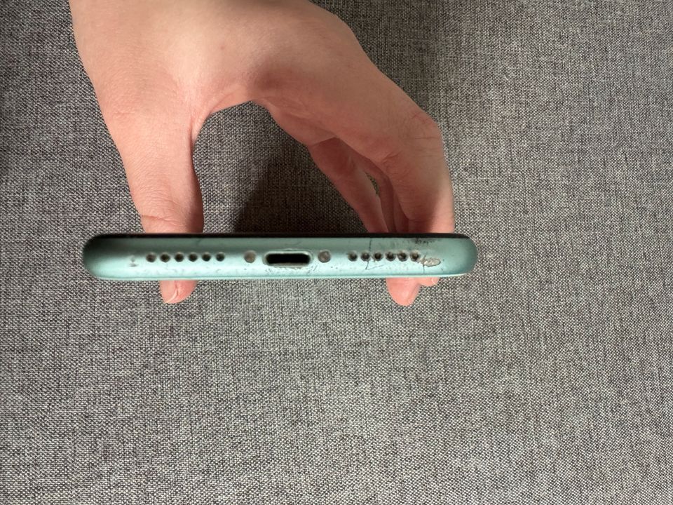 iPhone 11 128 GB in Leipzig