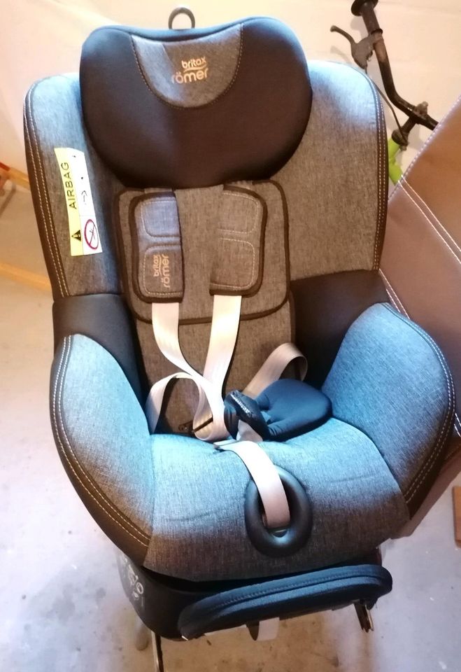 Britax Römer Reboarder Kindersitz 0-18 kg DUALFIX 360 drehbar in Hamburg