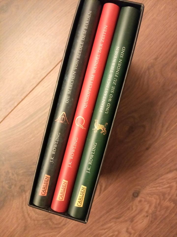 Die Hogwarts-Schulbücher - Einbände im Schuber in Dierdorf