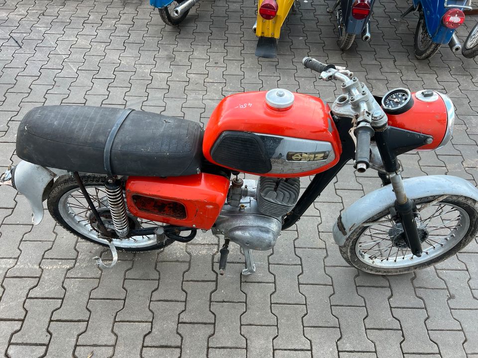 MZ TS125 TS 125 1978 Motorrad DDR VEB 250 ETZ M82 in Osterweddingen