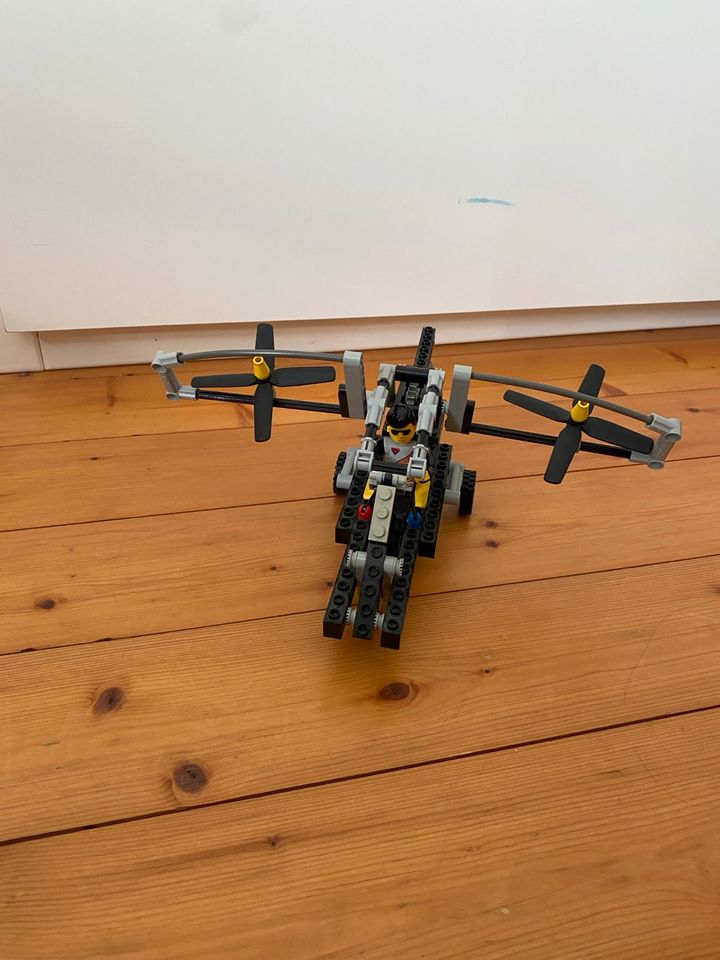 Lego Flugzeug Lego Technik Flugzeug mit Figur in Mönchengladbach