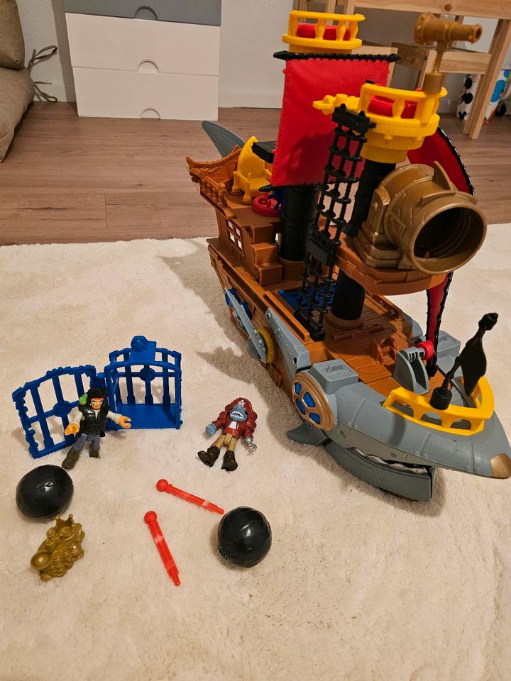 Fisher Price Piratenschiff Little People in Neustadt b.Coburg