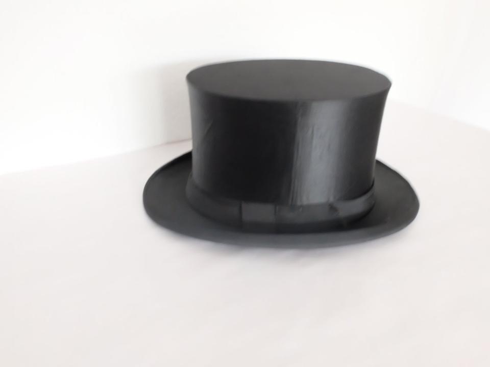 ELEGANT CHAPEAU CLAQUE ZYLINDER SEIDE LEDERBAND INNEN SEHR ALT in Nordhorn
