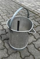 Eimer mit Ausgießer und Haltegriffe, aus DDR-Zeit, Aluminium Dresden - Wilschdorf Vorschau