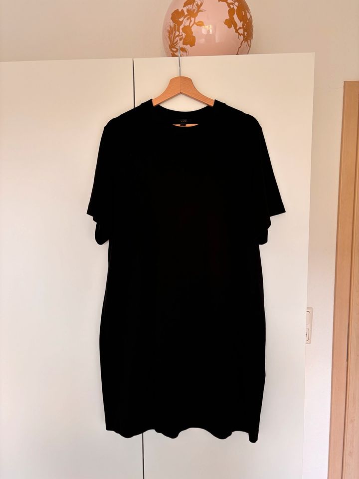 COS T-Shirt-Kleid Gr. L schwarz in Bünde