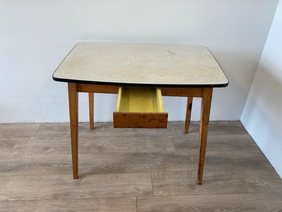 #A DDR Midcentury Küchentisch Sprelacart weiß Schublade Esstisch in Burgstädt