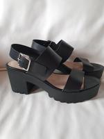Plateau Sandalen Leder Gr. 39 Bayern - Burgheim Vorschau