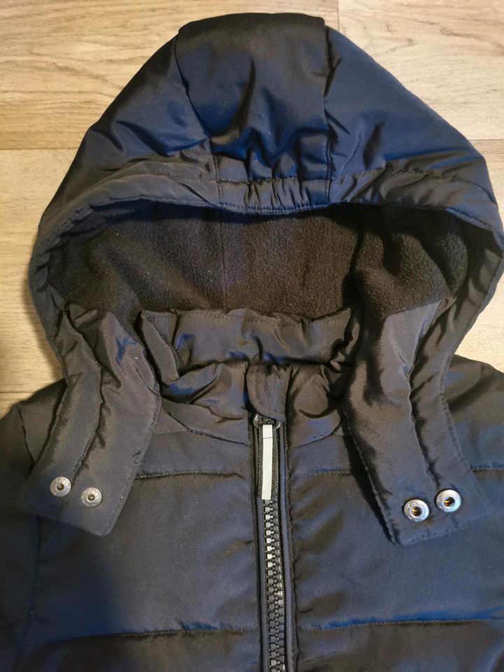 Wie Neu Winterjacke/Steppjacke Gr.: 98 in Muldestausee