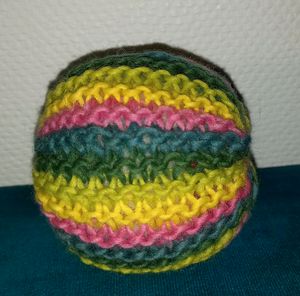 Babys erster Ball Waldorf Ball Seide-Wolle Gemisch 20 cm Umfang in  Rheinland-Pfalz - Mainz | Baby Spielzeug gebraucht kaufen | eBay  Kleinanzeigen ist jetzt Kleinanzeigen