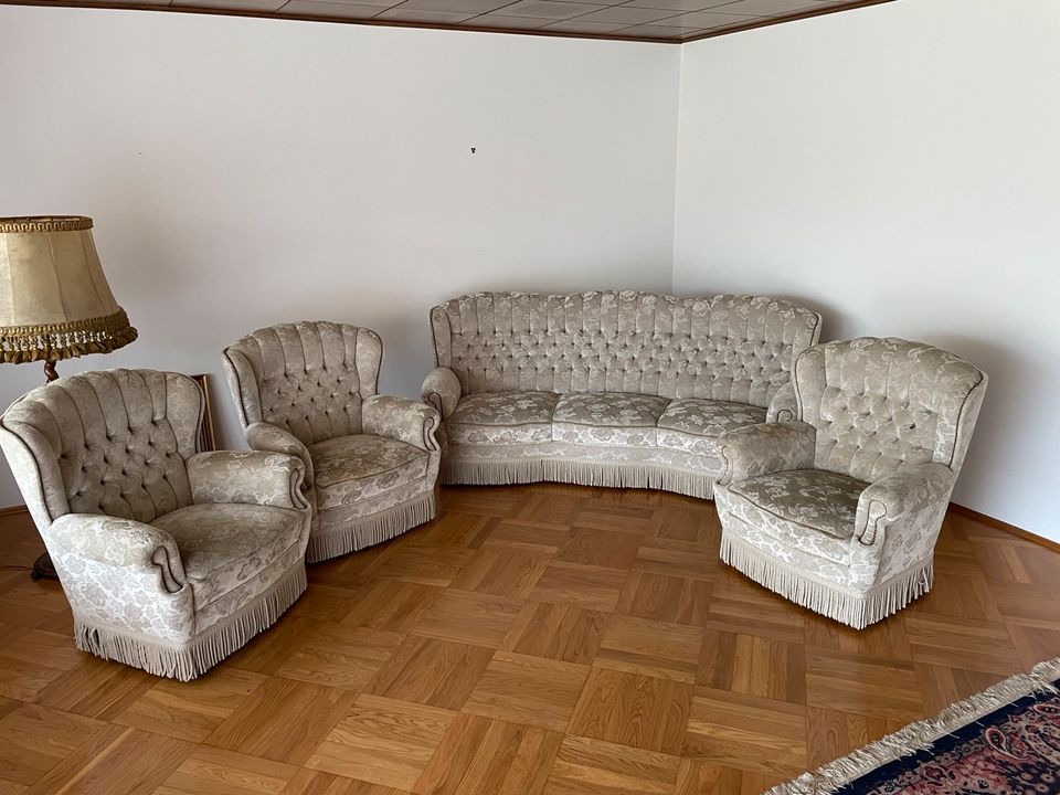 Vintage Sofa und 3 Sesseln in Velbert