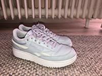 Hellblau/Graue Reebok Damen Sneaker 39 Niedersachsen - Oldenburg Vorschau