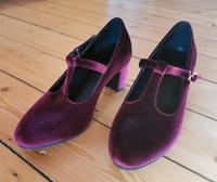 weinrot Samt T-Strap Pumps Riemchenpumps Vintage 38 Bielefeld - Joellenbeck Vorschau