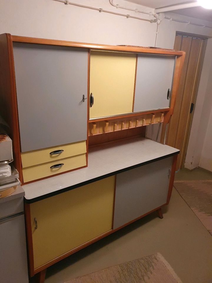 Alter Buffetschrank in Kreuztal