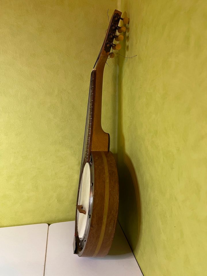 Musikinstrument Banjolele (60cm lang) mit Deko-Halterung in Bocholt