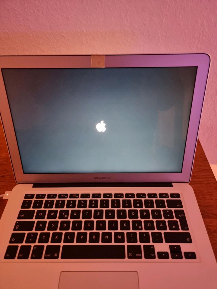 Apple Macbook Air 13 Topzustand!!! in OVP inkl. Zubehör in Dortmund