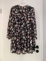 NEUw. H&M Damen Chiffon Kleid Gr. 36 schwarz floral Nordrhein-Westfalen - Gummersbach Vorschau