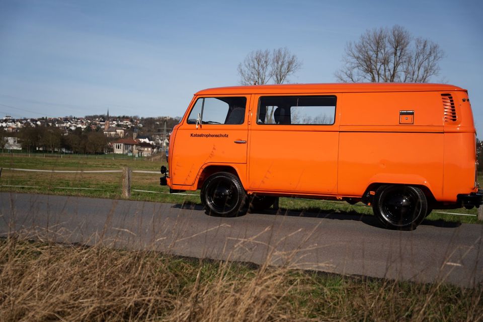 Volkswagen T2b Zivilschutz (1von182)RARITÄT TÜV+H-Zulassung in Menden