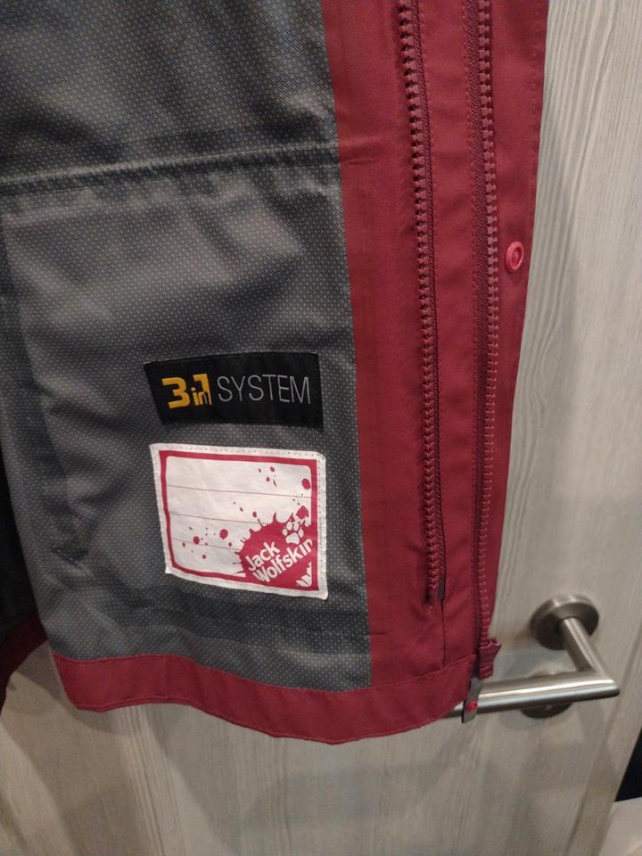 Jack Wolfskin Gr. 152 Regenjacke/ Außenjacke vom 3 in 1 System in Kirn