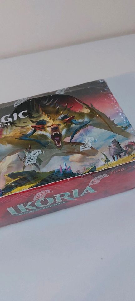 Magic: The Gathering- Ikoria: Lair of Behemoths - Display Spanish in Mainaschaff