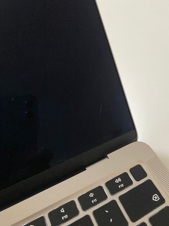 Apple MacBook Air 2020 M1, 13 Zoll, 16GB RAM, 1TB SSD – Gebraucht in Hamburg