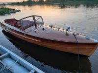 Holzboot Klassiker Autoboot Mahagonie Sachsen-Anhalt - Schönebeck (Elbe) Vorschau