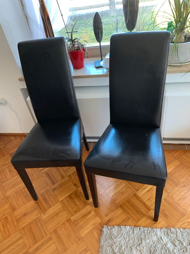 2 super bequeme Stühle aus Kunstleder in Nußdorf