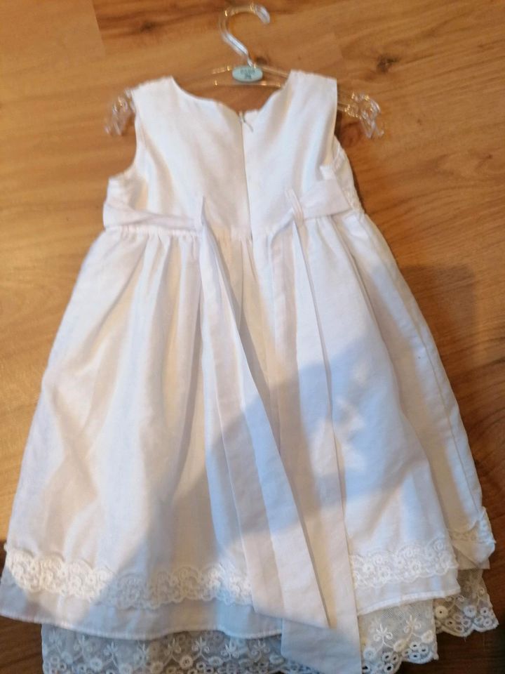 Weißes Kleid, festkixh, gr. 86 in Hohentengen