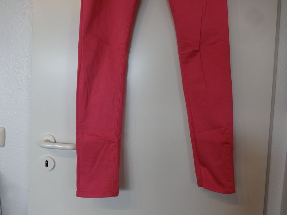 Jeanshose - Gr. 40 - Flame - Preis je 1 x mint + 1 x  pink in Lüneburg