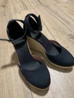 Tommy Hilfiger Keilabsatz Sandalen Wedges Gr 41 Niedersachsen - Hohnhorst Vorschau