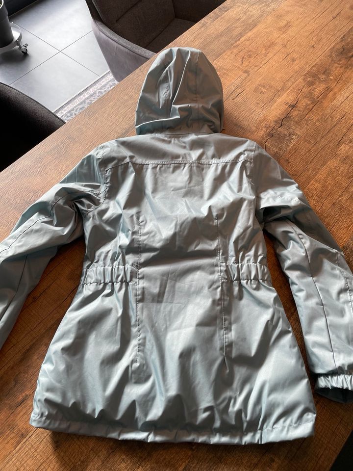 Decathlon Quechua Damen Winterjacke XS in Bonn