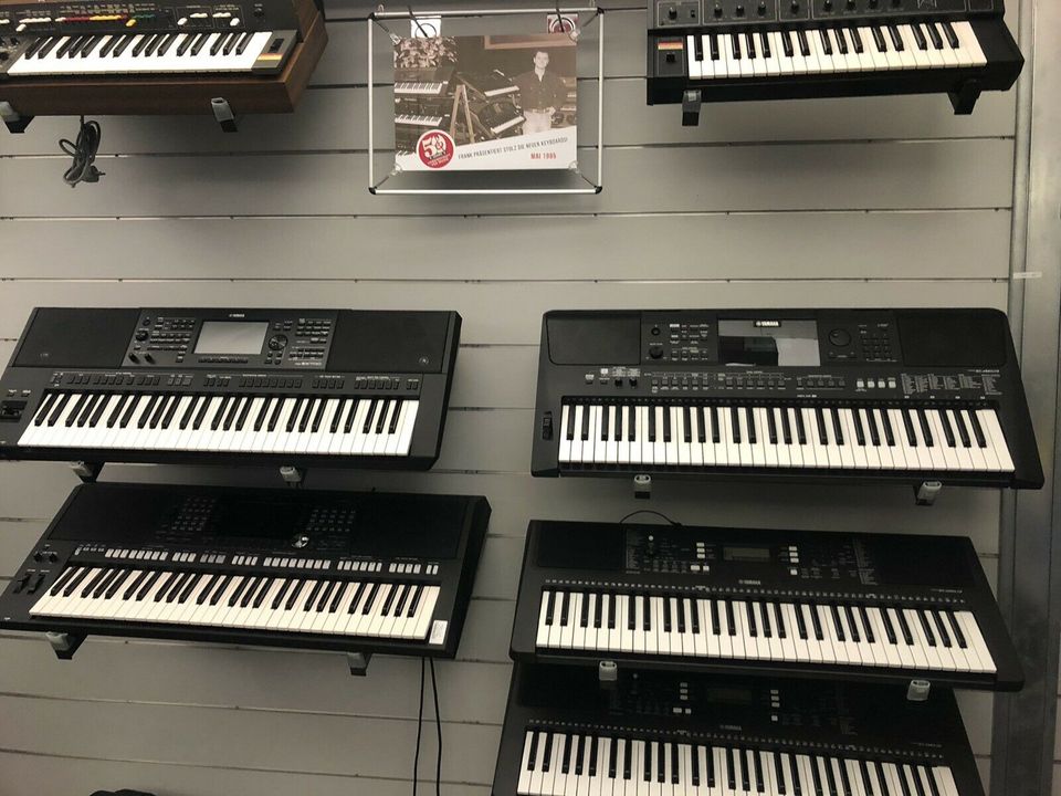 YAMAHA Keyboards Tyros 5 61 und 76 mit Gewährleistung in Pforzheim