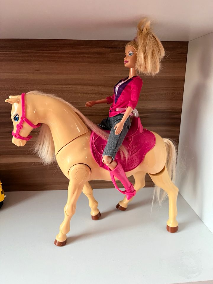 Barbie mit Pferd in Oerlinghausen