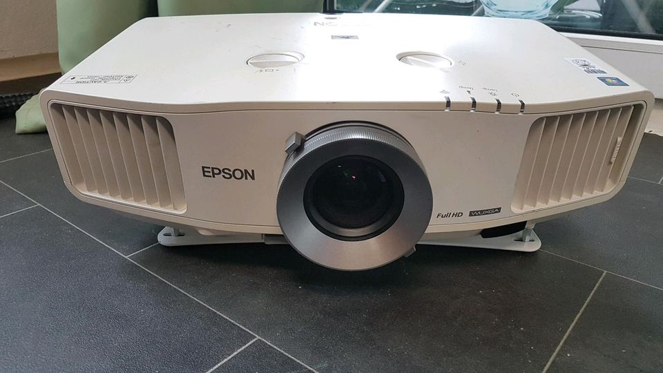 Epson EB-G5750WU Tri - LCD Projektor / Beamer - Kino in Frankfurt am Main