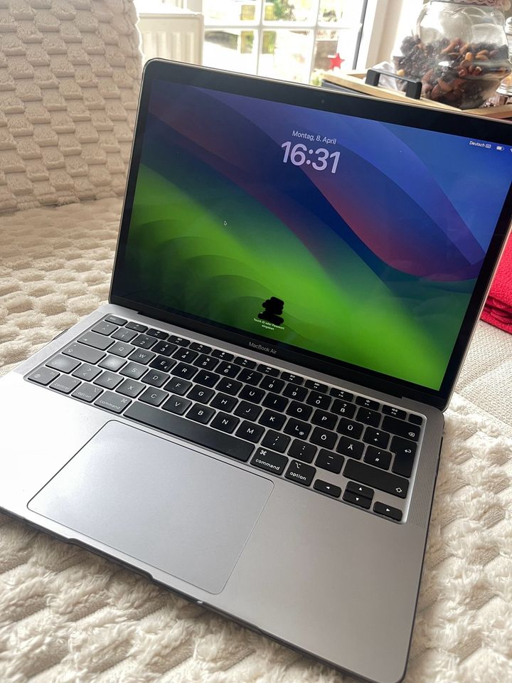 MacBook Air M1 in Flintbek