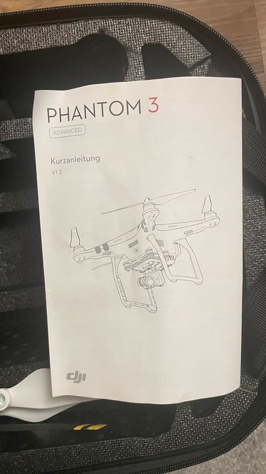 Drohne Phantom 3 Advanced 4 Akkus Ladegerät Rucksack in Solingen