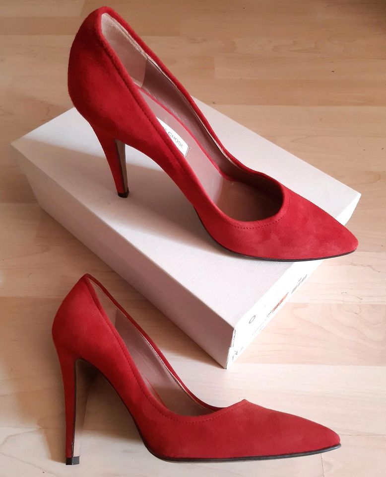 L'Autre Chose klassische Pumps Veloursleder rot 38 NEU in Wiesbaden