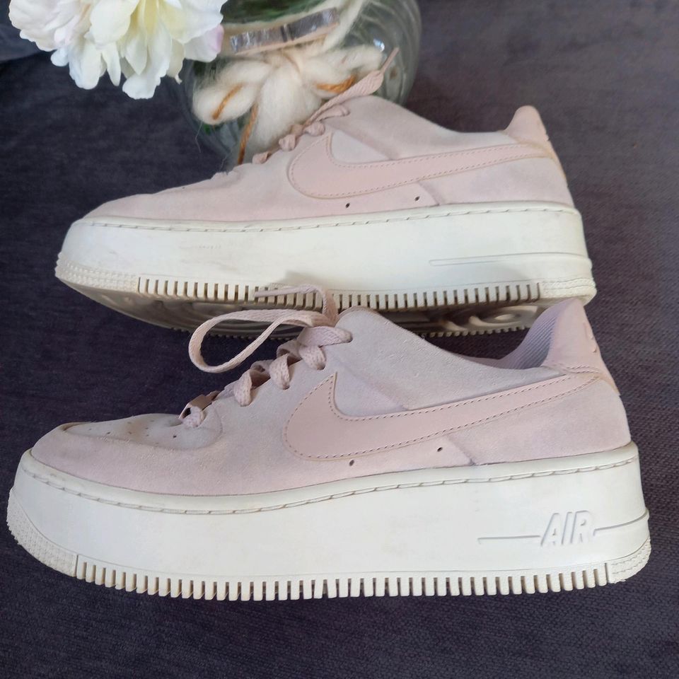 Sneaker AF 1 Sage rosa mit Plateausohle in Böblingen