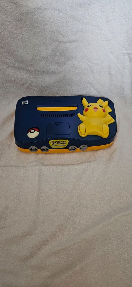 Nintendo N64 Pikachu Edition + Gamecube Stick GARANTIE in Siegen