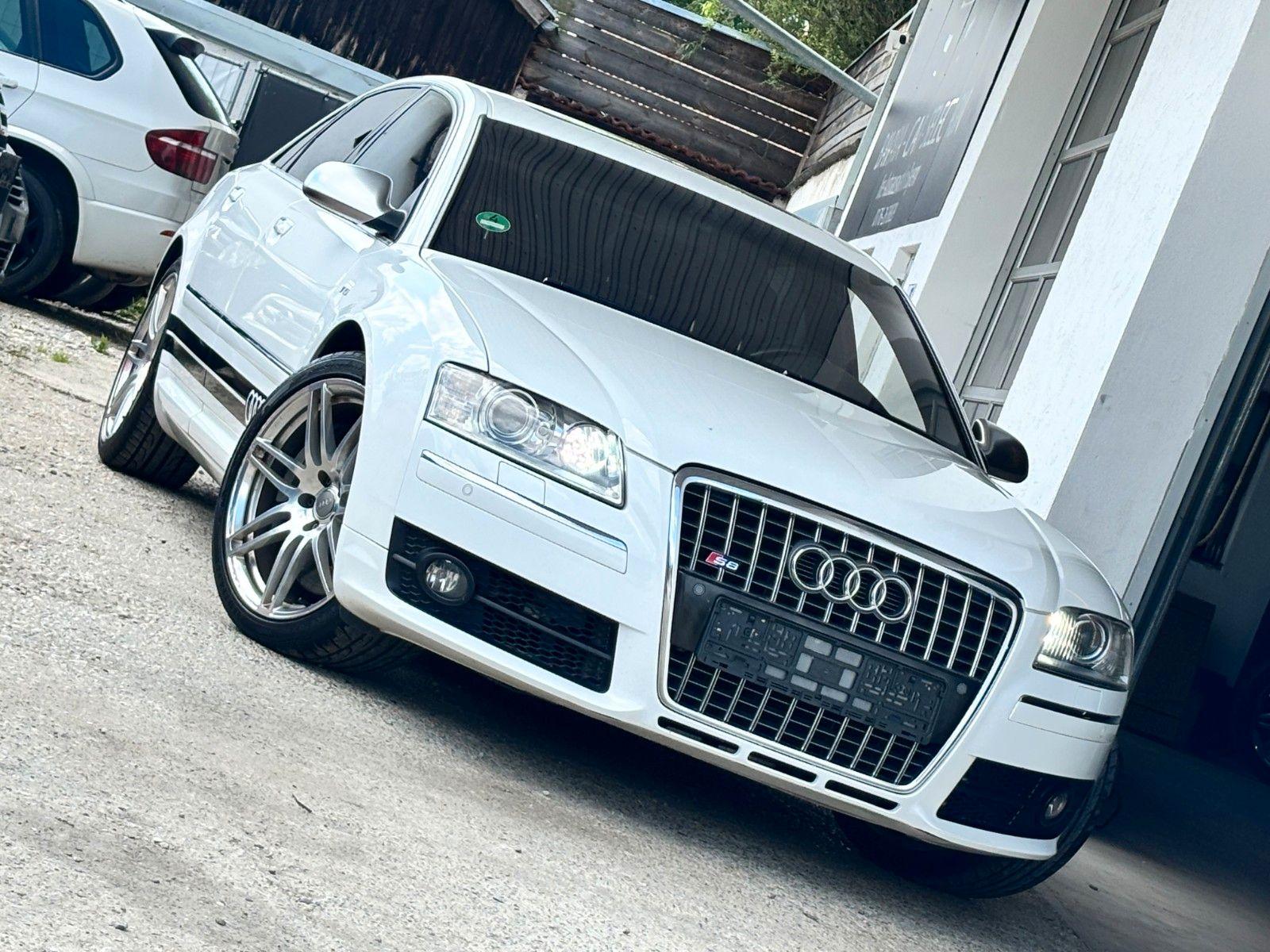Abbildung des Autos Audi S8 5.2i tiptronic q…