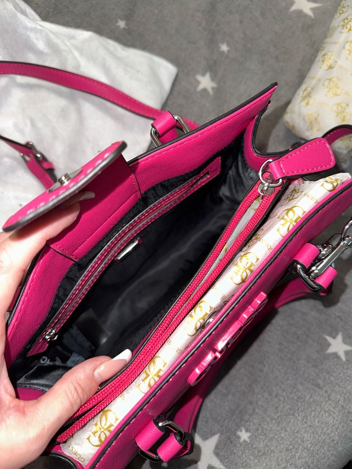 GUESS Handtasche pink zu verkaufen in Ratingen