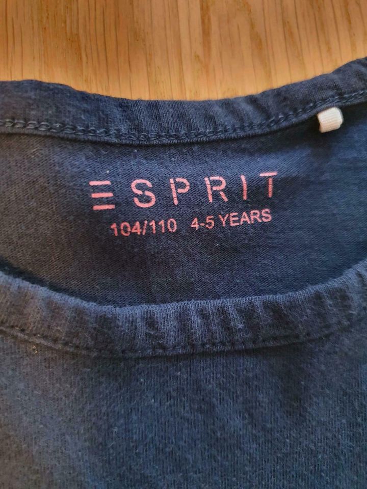 Shirt Esprit Pailletten Gr 104 110 in Riemerling