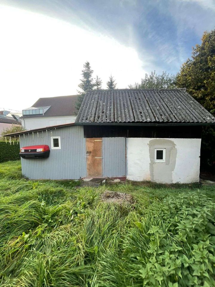 Renovierungsbedürftiges Mehrfamilienhaus mit 3 Wohnungen und Bauoption in Weidhausen bei Coburg in Weidhausen