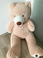 Plüschbär Teddybär hellbraun 130cm Neuwertig! Nordrhein-Westfalen - Lübbecke  Vorschau